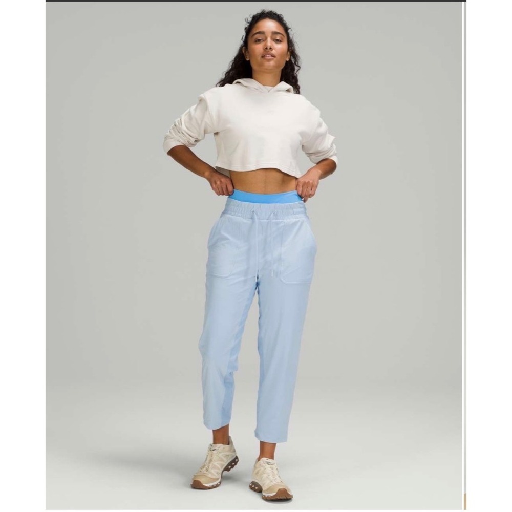 Lululemon Beyond the Studio Crop 
Jogger Pants Blue High Rise Size 4